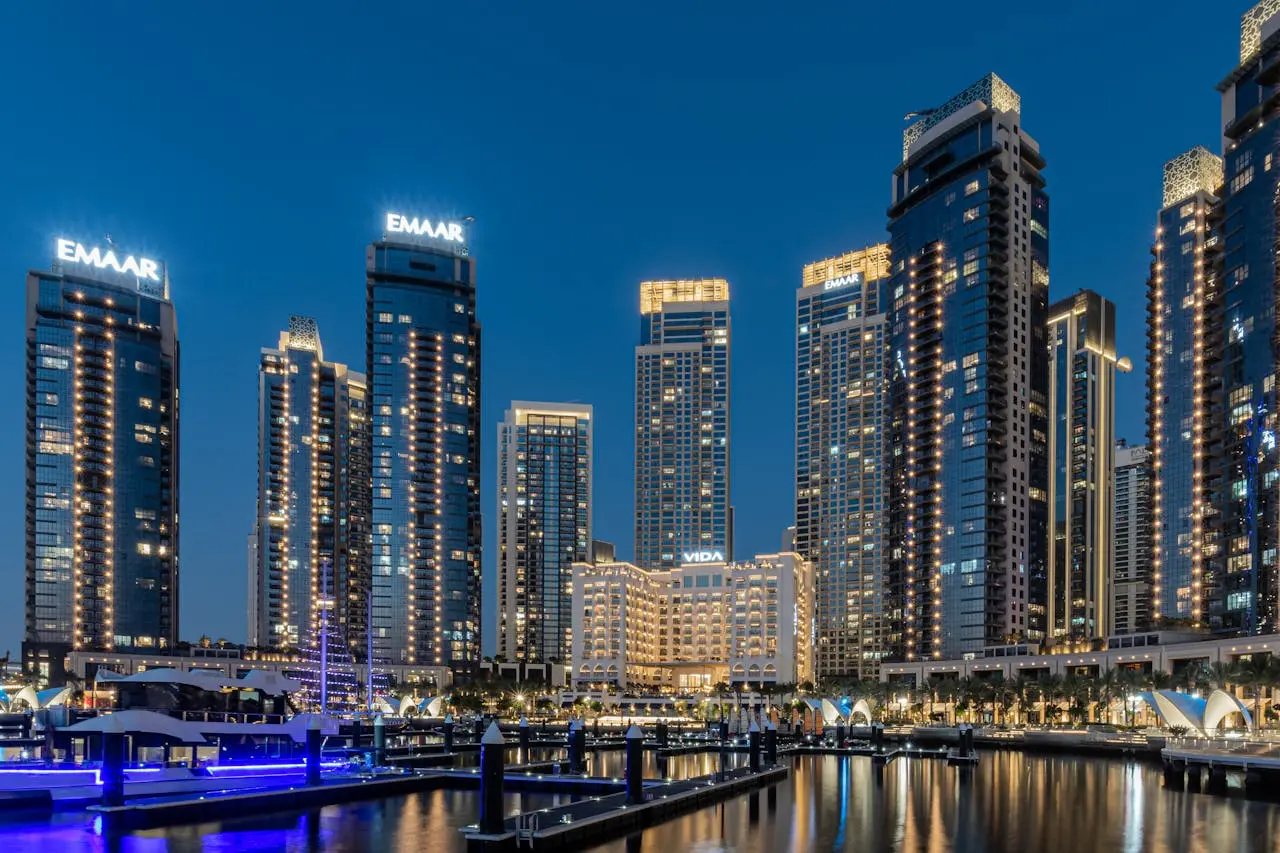 Dubai Marina at night