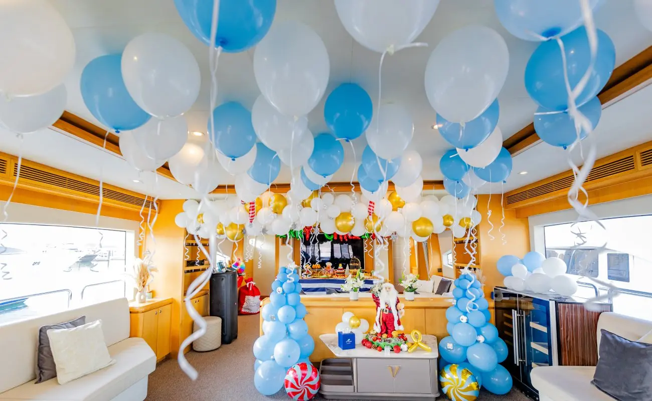 Romantic yacht setting