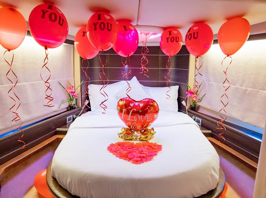 Romantic Wedding Room Decorations for Dubai Wedding Yachts