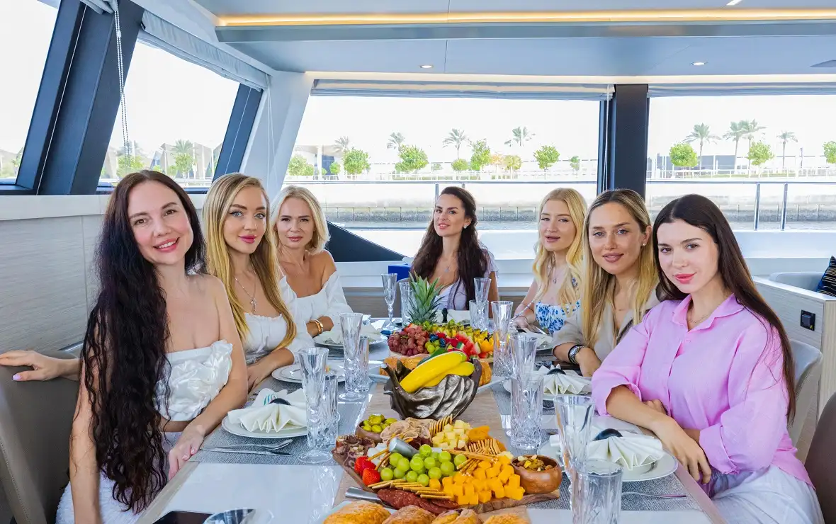 Hosting a Bachelorette Party on a Yacht in Dubai