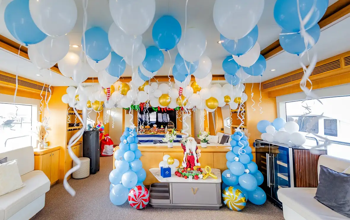 Interior Decoration of Dubai Christmas Yacht Party