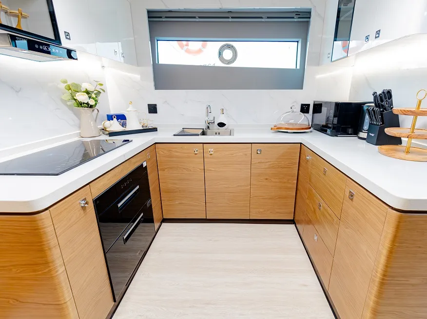 Dubai Yacht With Fully Equipped Kitchen