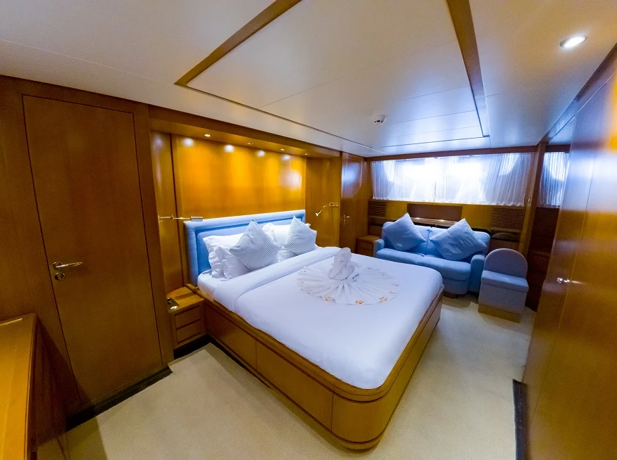 Cozy Dubai Yacht Bedroom