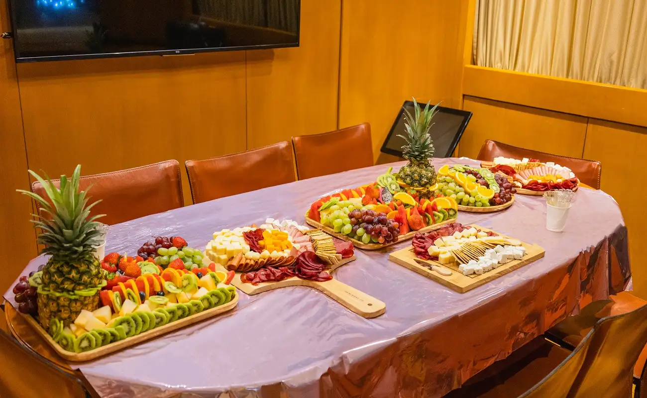 Book your private yacht dinner in Dubai and enjoy a delicious meal.