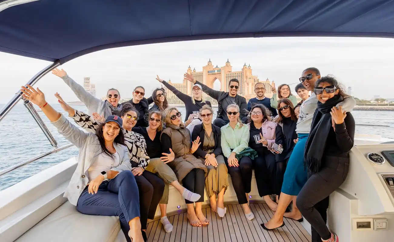 Choose the perfect Dubai yacht rental service with family and friends for a luxurious trip on the water!