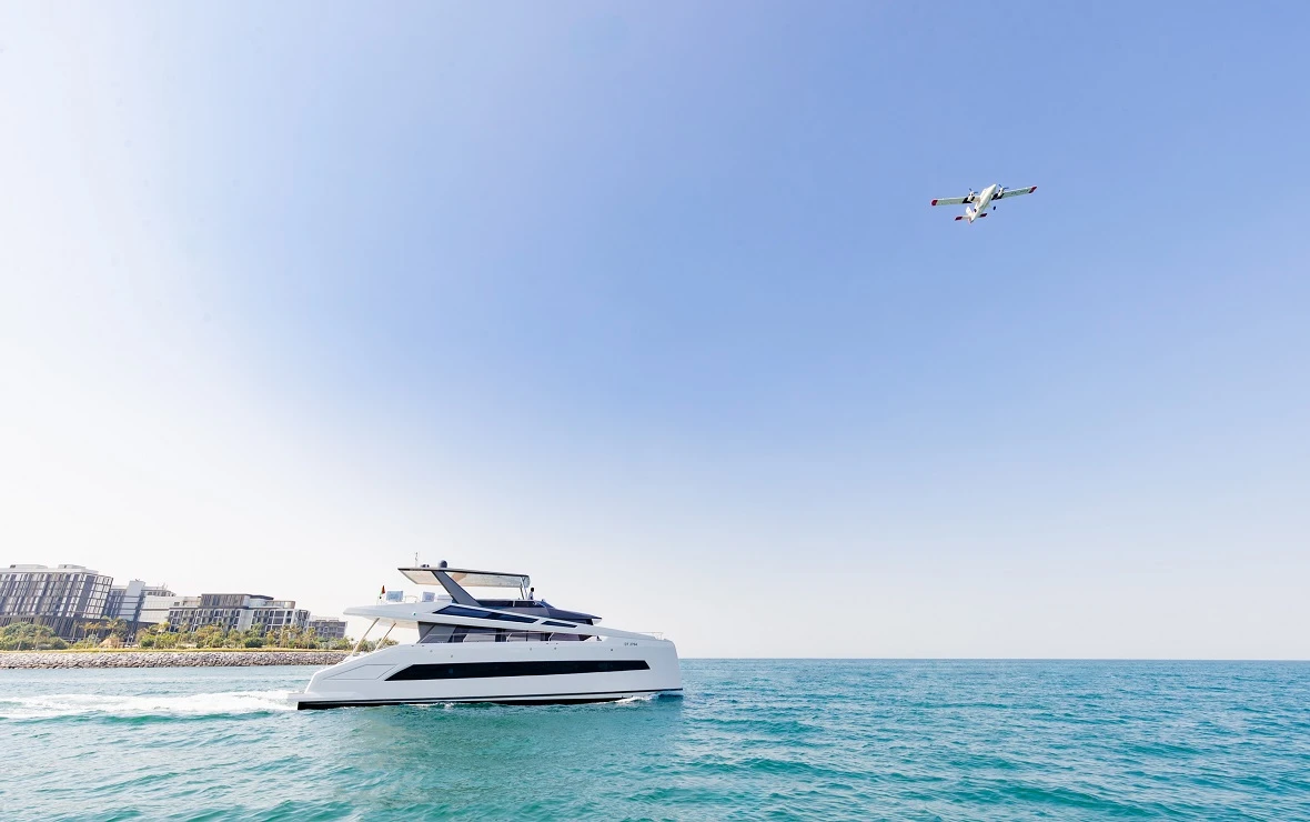 Dubai Shared Yacht Sightseeing Tour