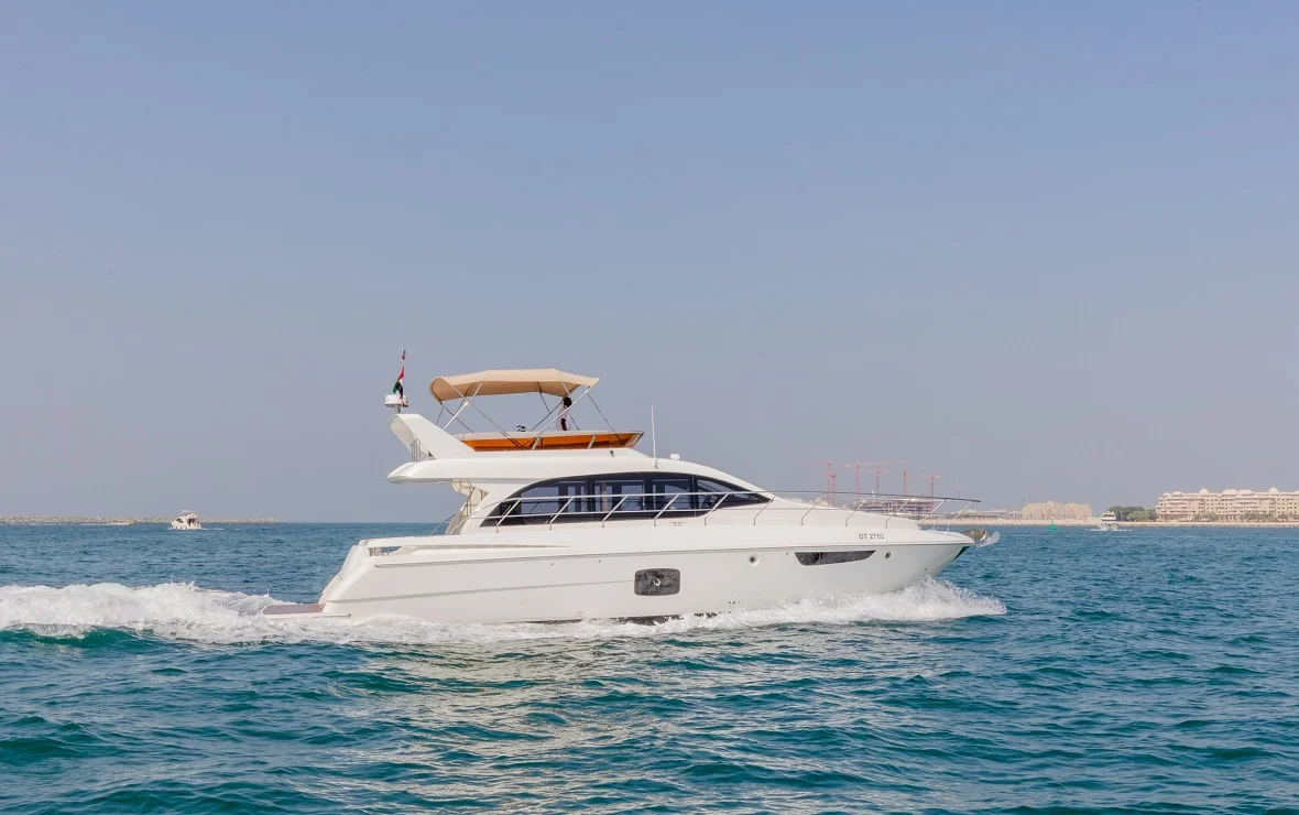 sightseeing yacht Dubai Marina