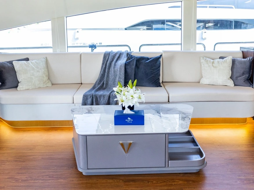 Dubai Yacht Lounge