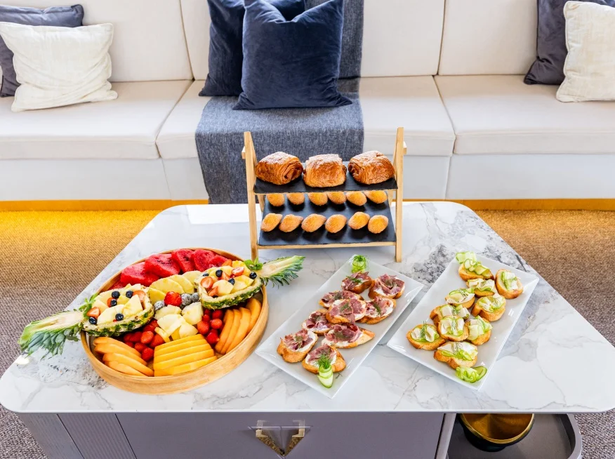 Dubai Yacht Tours with BBQ