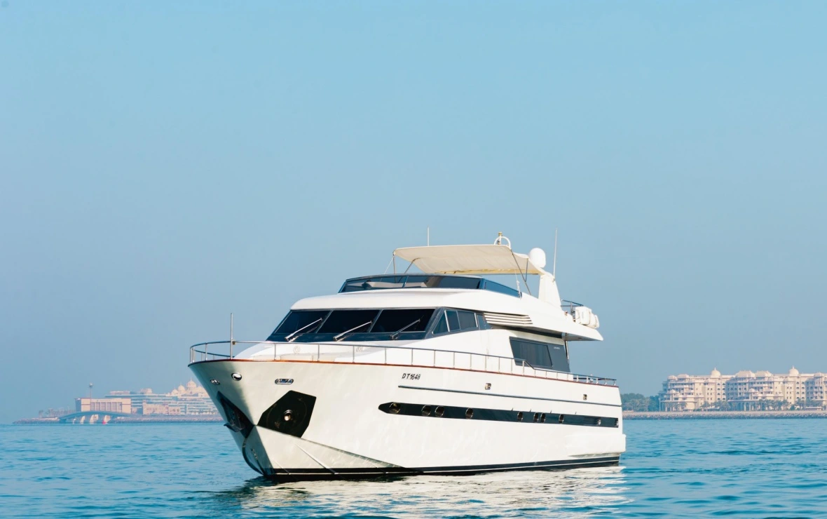 Yacht Tour and Cruise in Dubai