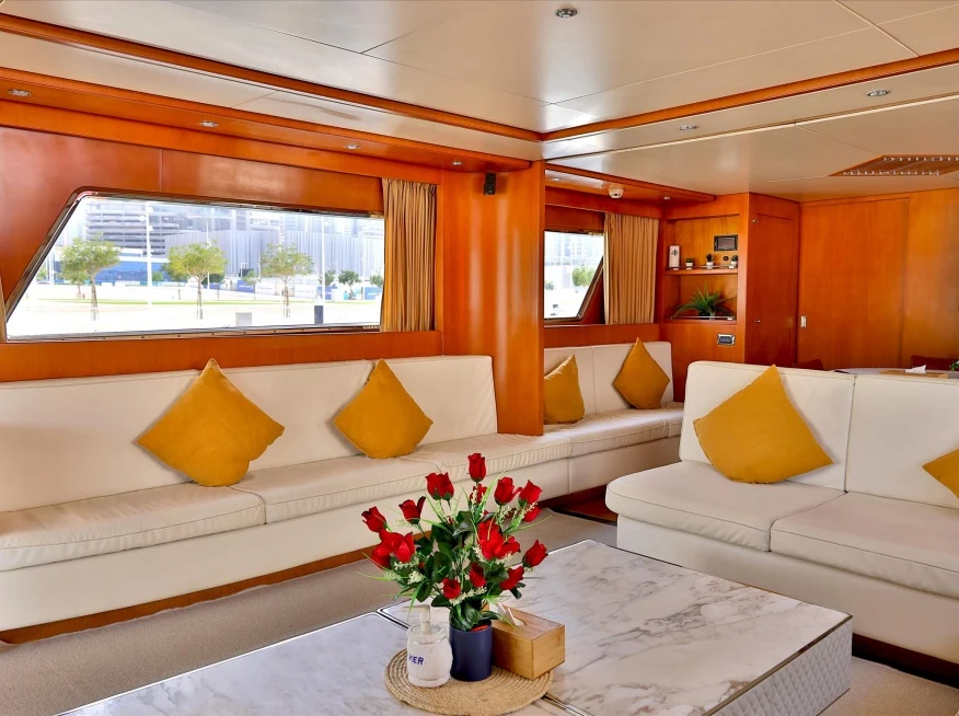 Dubai Yacht Lounge