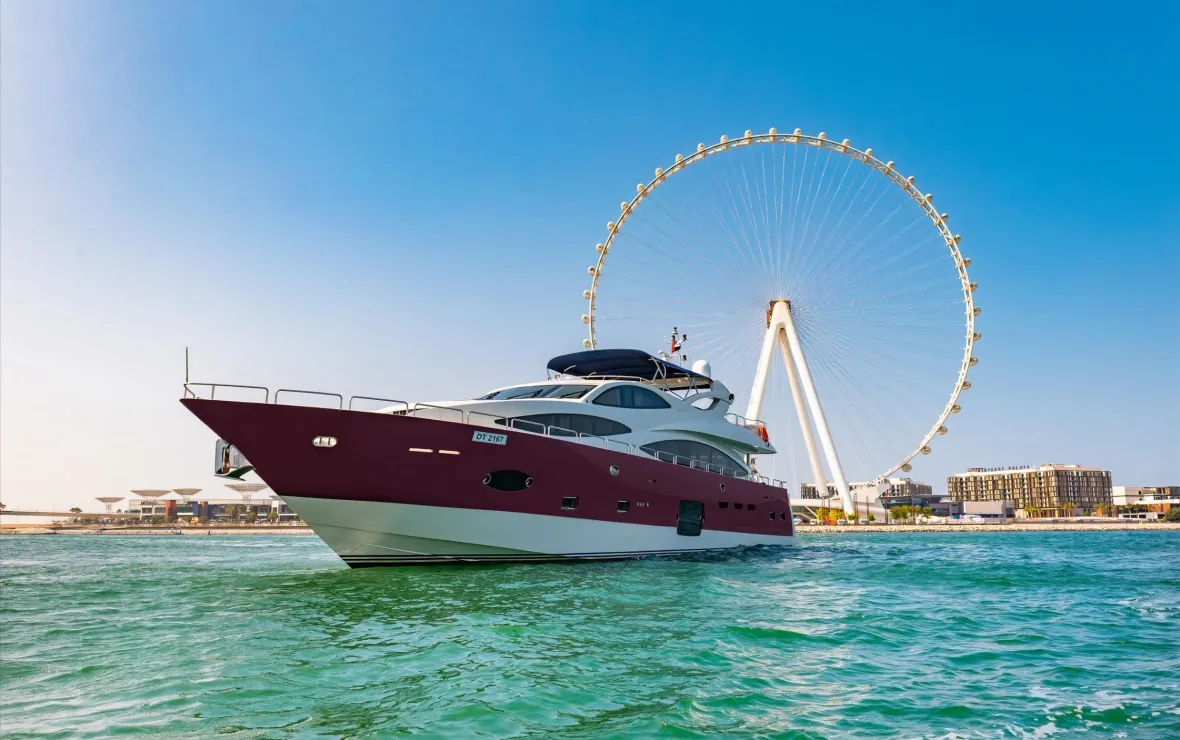 Yacht Cruise in Dubai