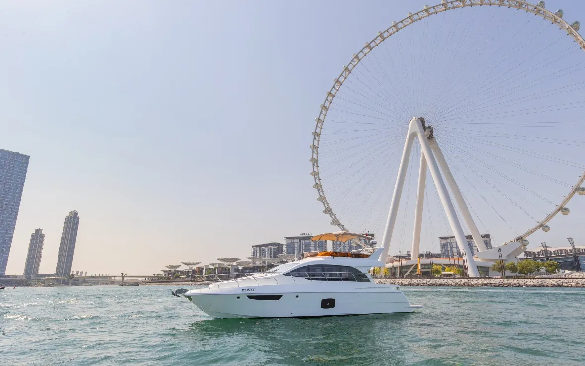Yacht Tour in Dubai Marina