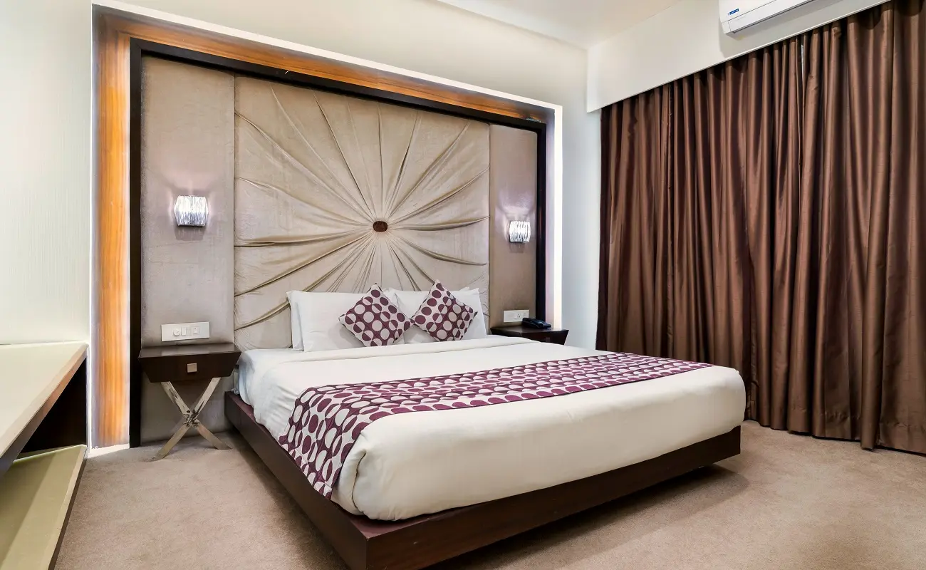 Choose Radisson Blu Dubai for your stay and experience luxury in a single room.