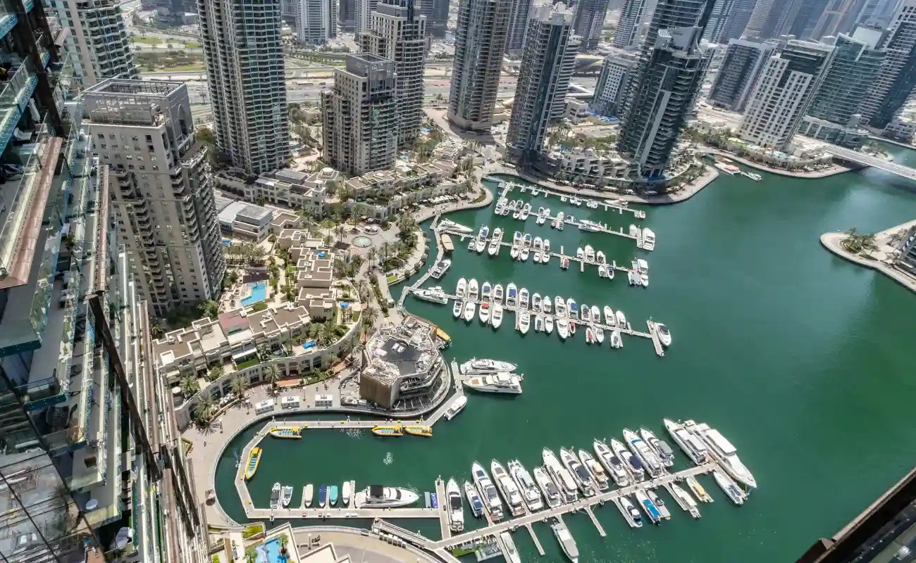 Choose Dubai Marina Yacht Club for a luxurious yacht rental experience!