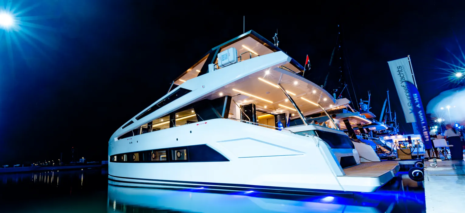 Evening Yacht Tour in Dubai