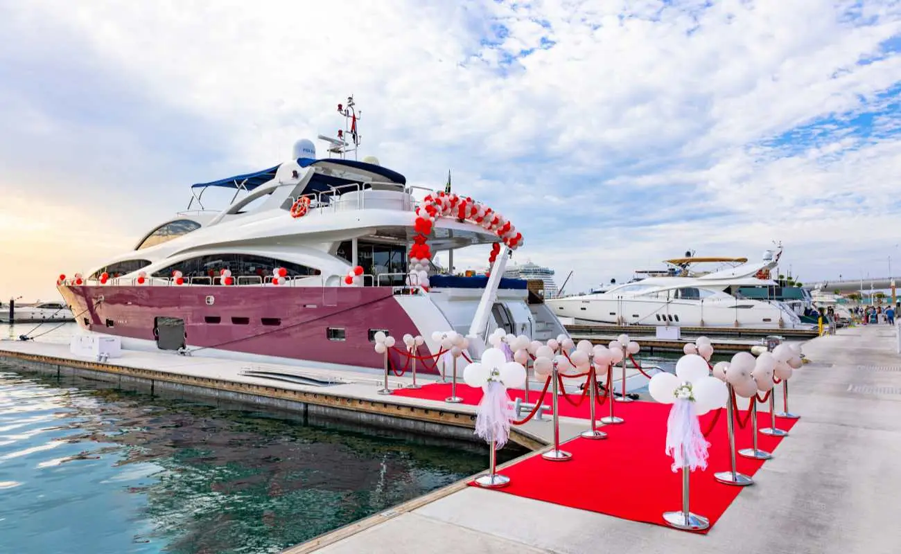 Host an Unforgettable Yacht Party Dubai