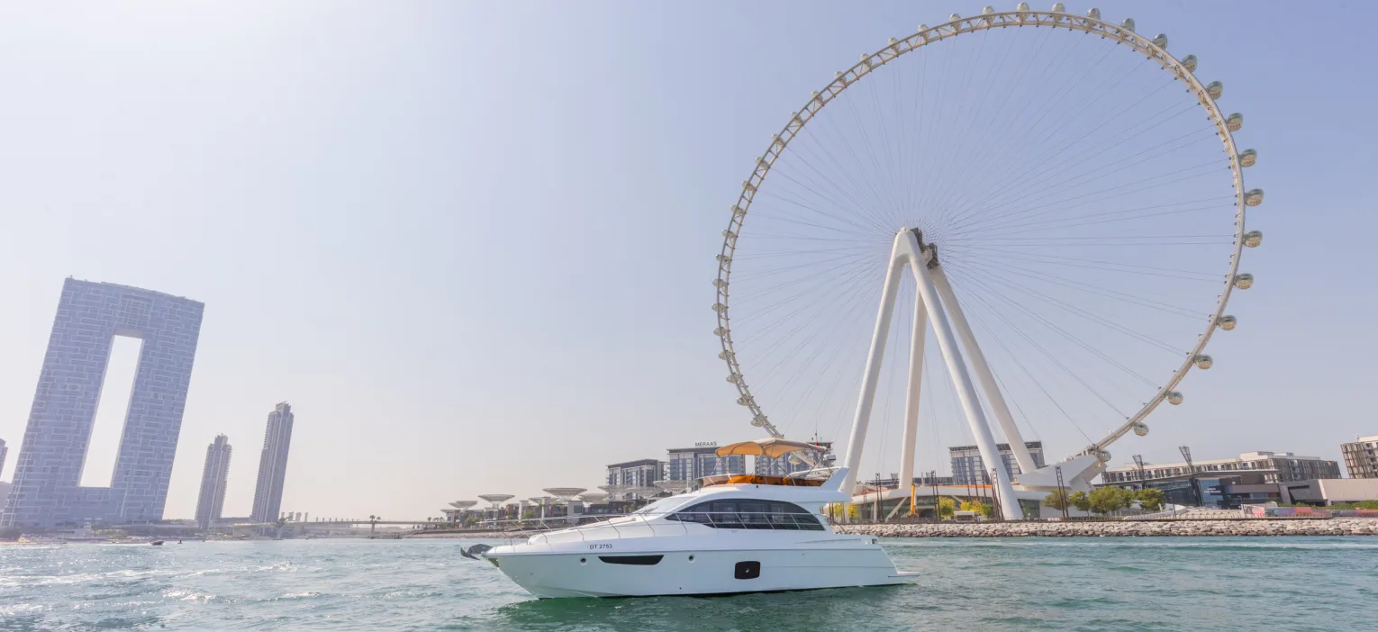Boat Tour Dubai Marina