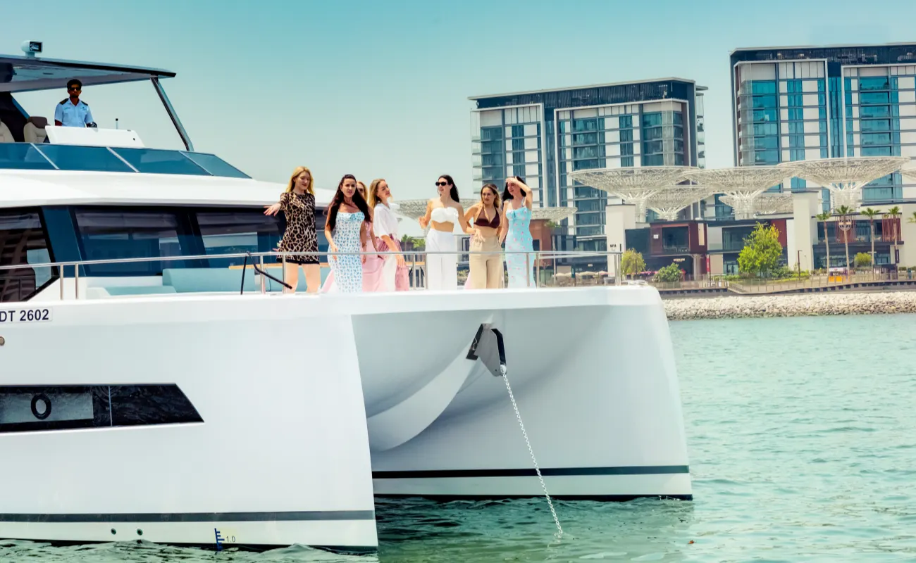 What to Wear on a Yacht Party Dubai