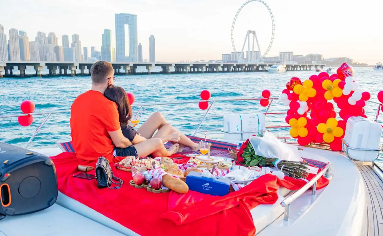 Yacht Cruise for Couples in Dubai