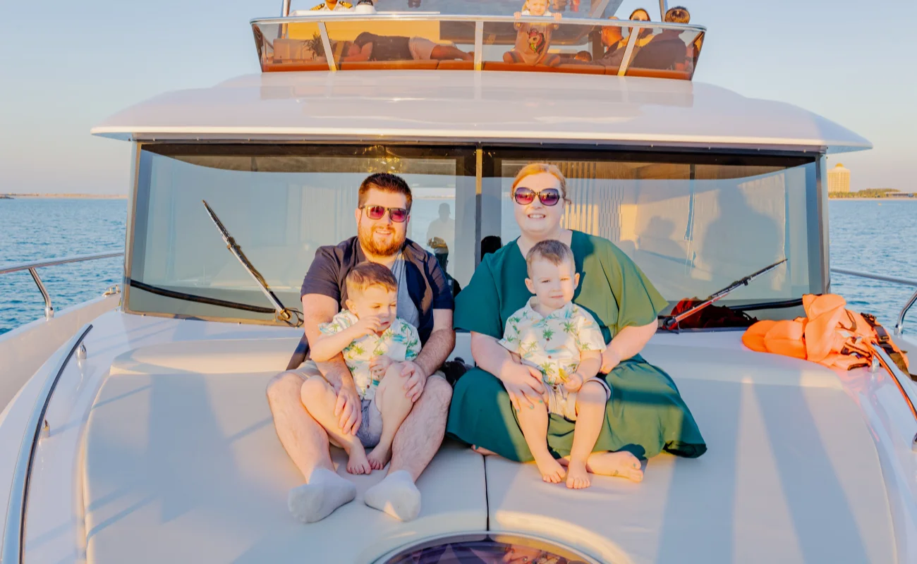 Dubai Small Group Yacht Rental for Family