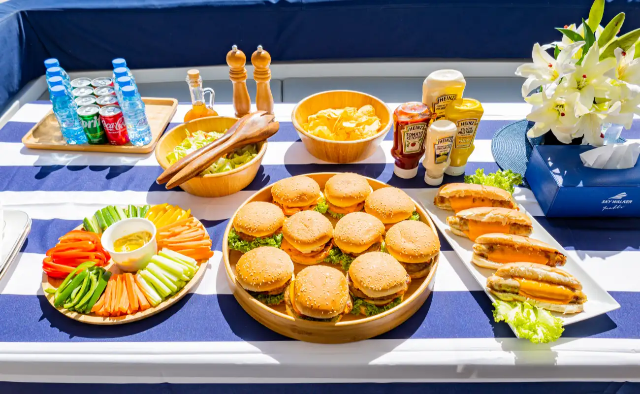 Dubai Onboard Dining