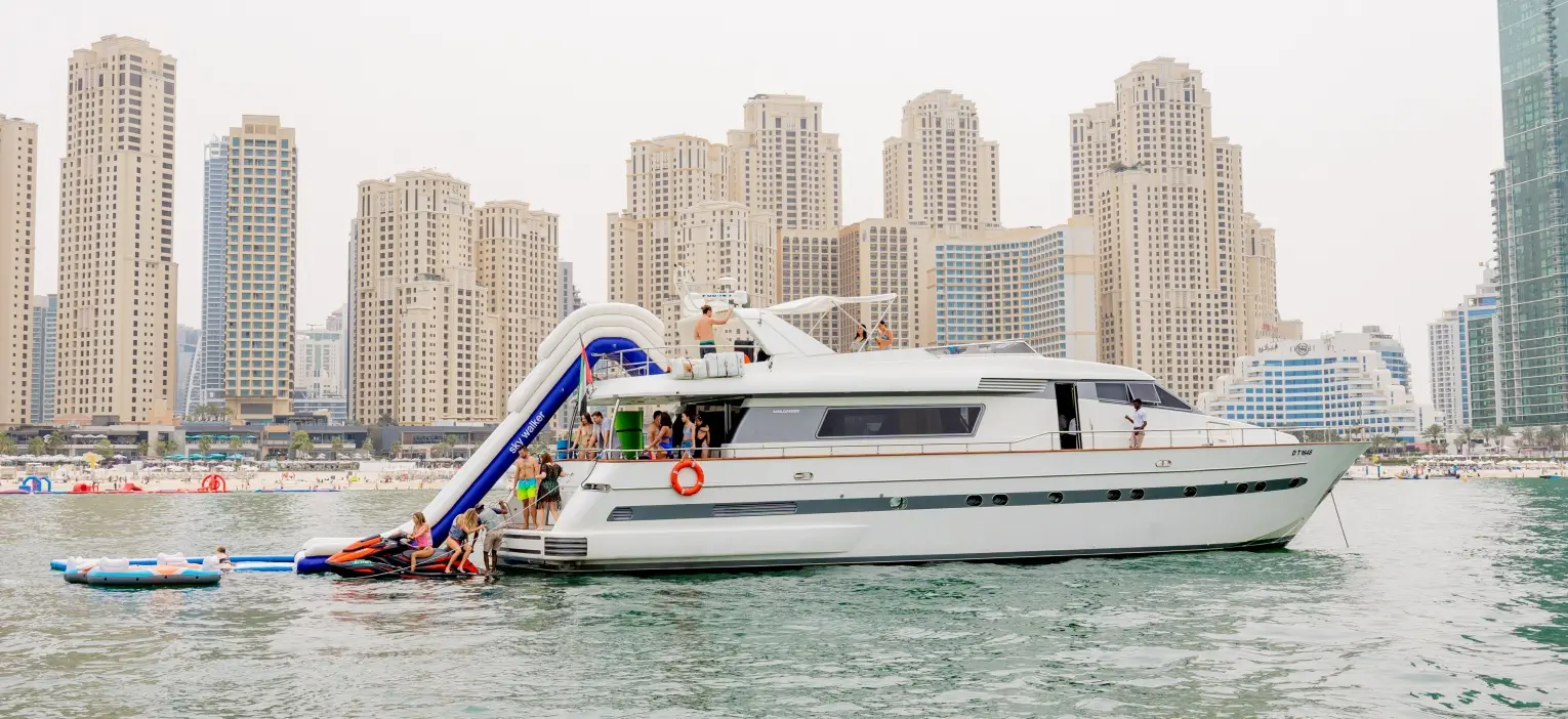 Shared Boat Cruise Dubai Marina with Breakfast