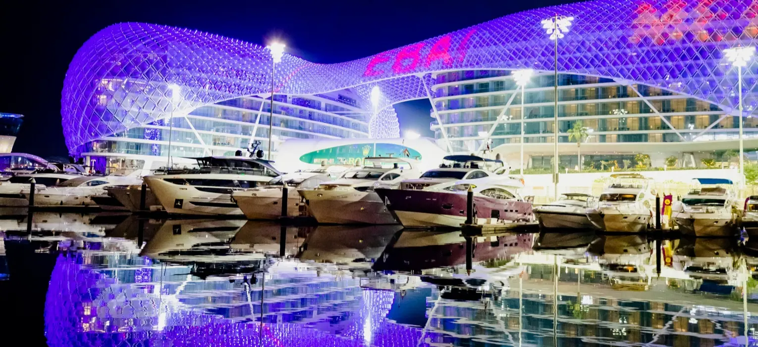 Dubai Marina Nighttime Yacht Dining Experience