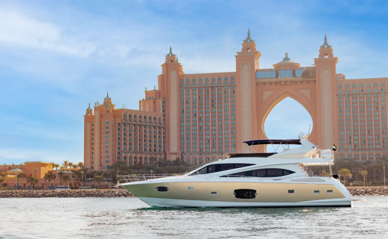 Atlantis Yacht Tour