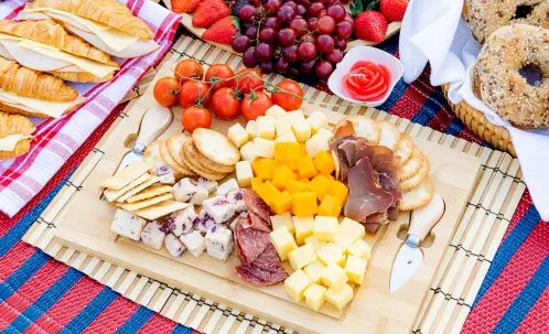 Sunset Yacht Cruise in Dubai Harbour with Food