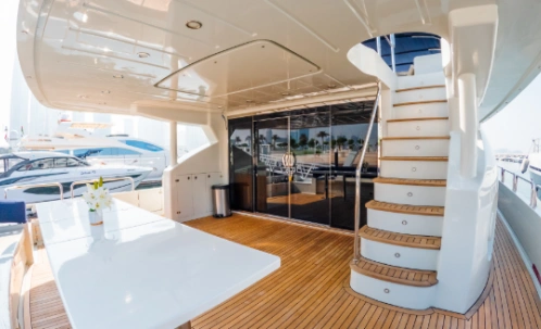 Dubai Luxury Cruise Experience